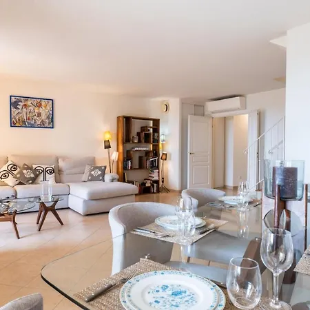Holiday home Beautiful And Peaceful In A Villeneuve-Loubet