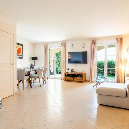 Beautiful And Peaceful In A Villeneuve-Loubet